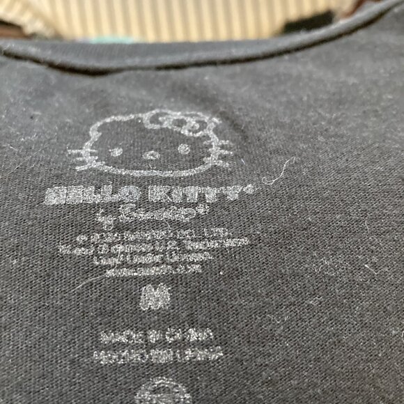 134 Hello Kitty, Kawaii Tee, Size M - Picture 5 of 6